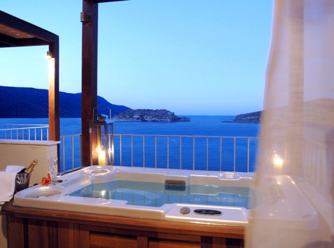 026_Domes of Elounda - Kreta - Schoene Aussichten Touristik - OutdoorJacuzzi
